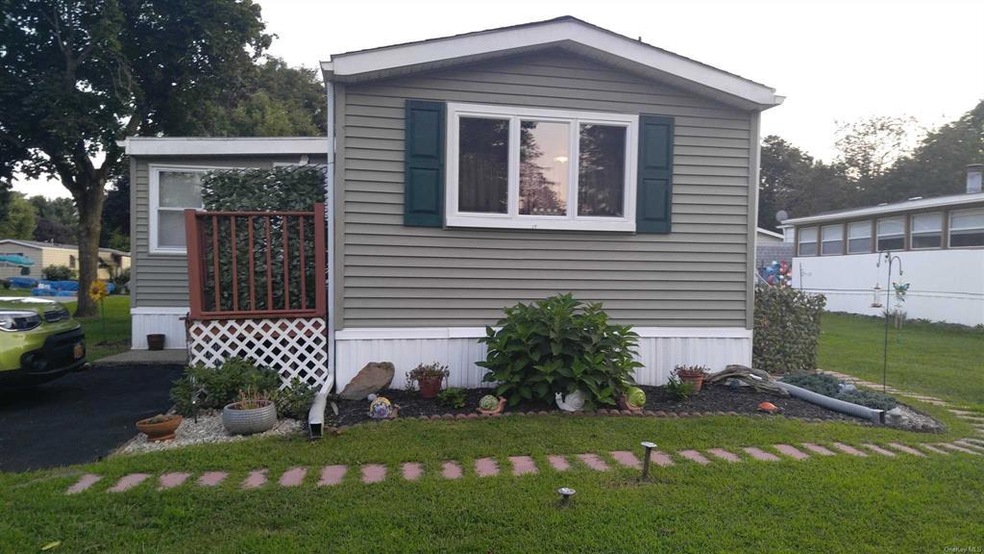 1040 Violet Ave, Hyde Park, NY 12538 - photo 1