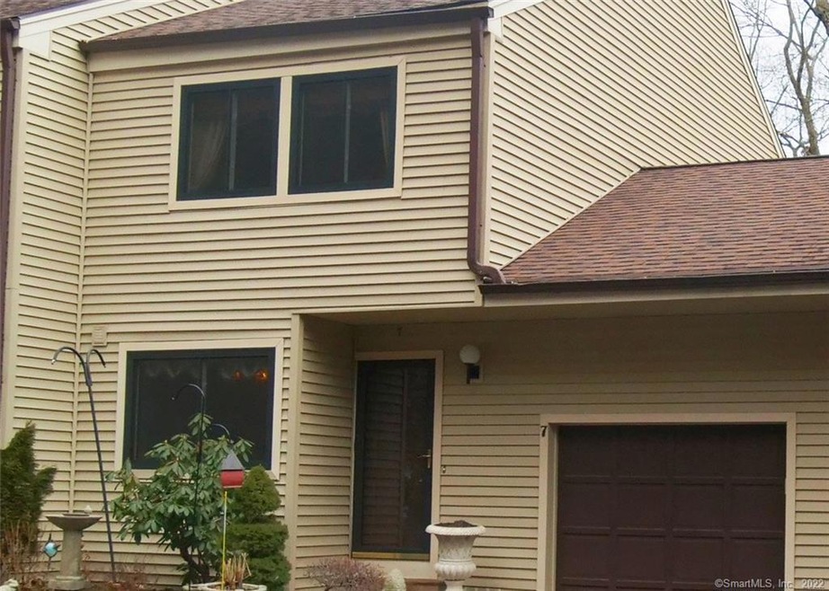 7 Idlewood unit 7, Bethel, CT 06801 - photo 1