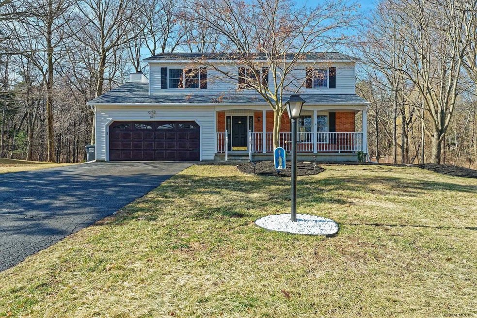 941 Douglas Ct, Schenectady, NY 12309 - photo 1