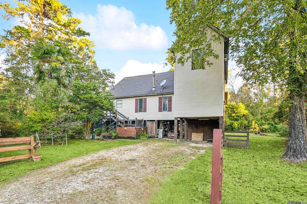 31665 Tickfaw Acres Rd, Holden, LA 70744 - photo 1