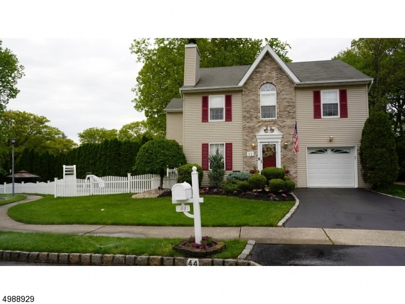 44 Pieretti Ct, Bloomfield, NJ 07003 - photo 1