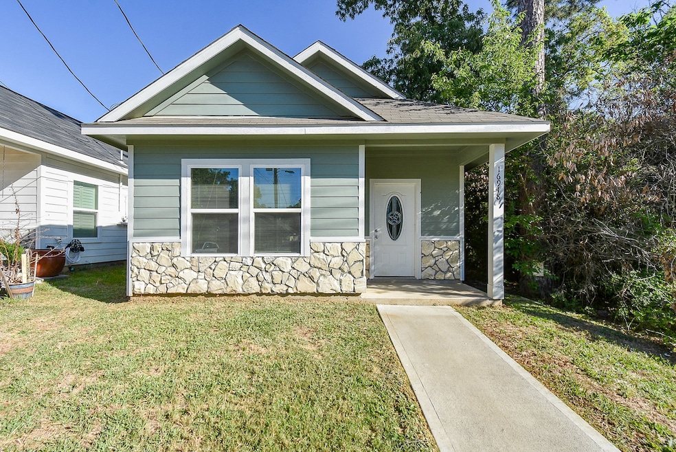For Rent $1,325/month