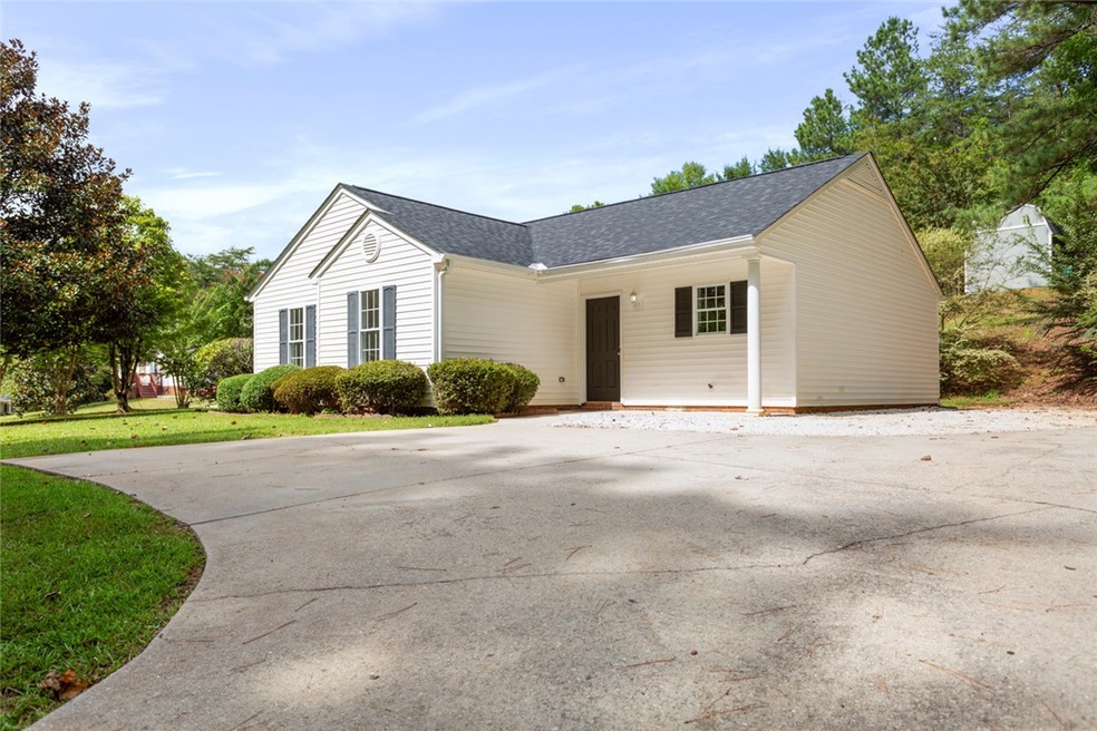 308 Fox Run Rd, Walhalla, SC 29691 - photo 1