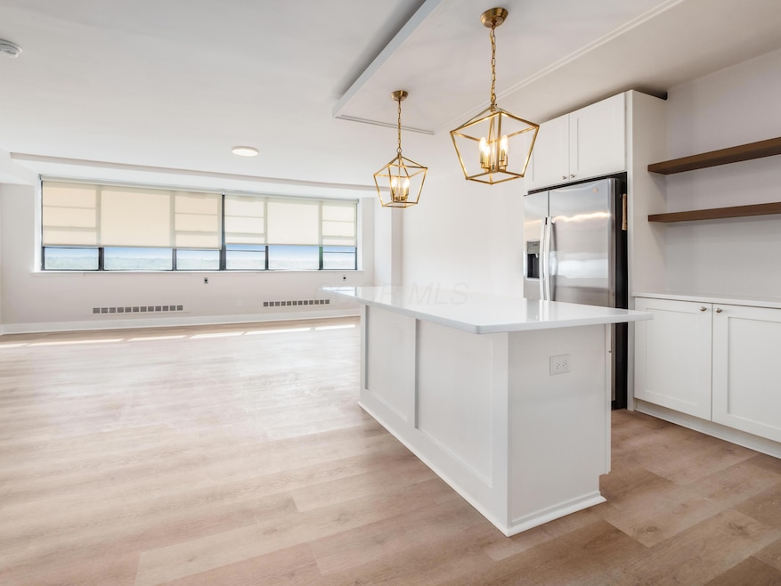 028_620 E Broad unit 1107 009