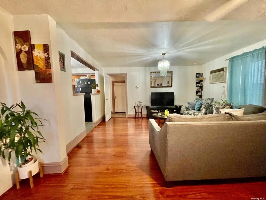 889 Yale Place, Franklin Square, NY 11010 - photo 1