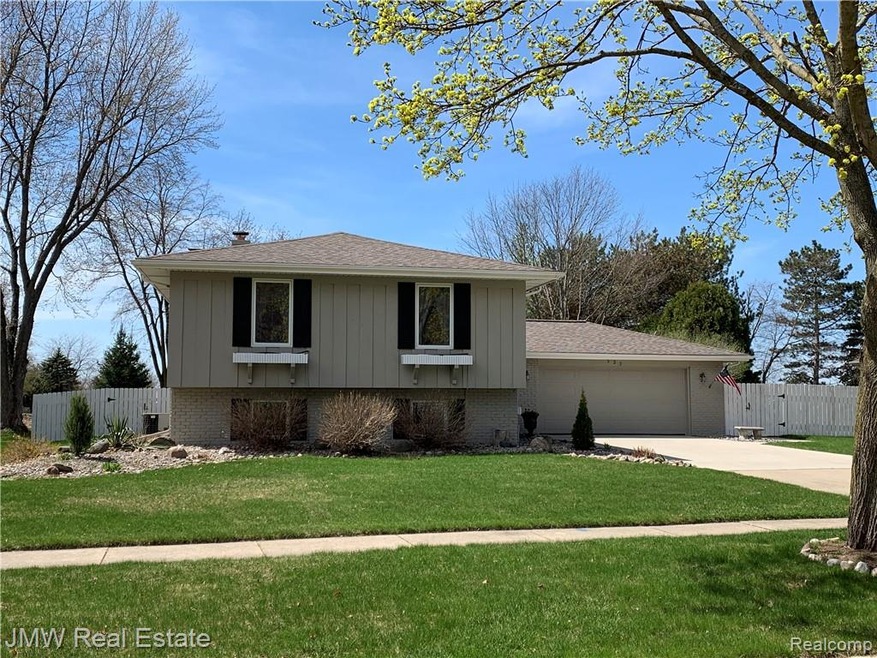 532 Franconian Dr E, Frankenmuth, MI 48734 - photo 1