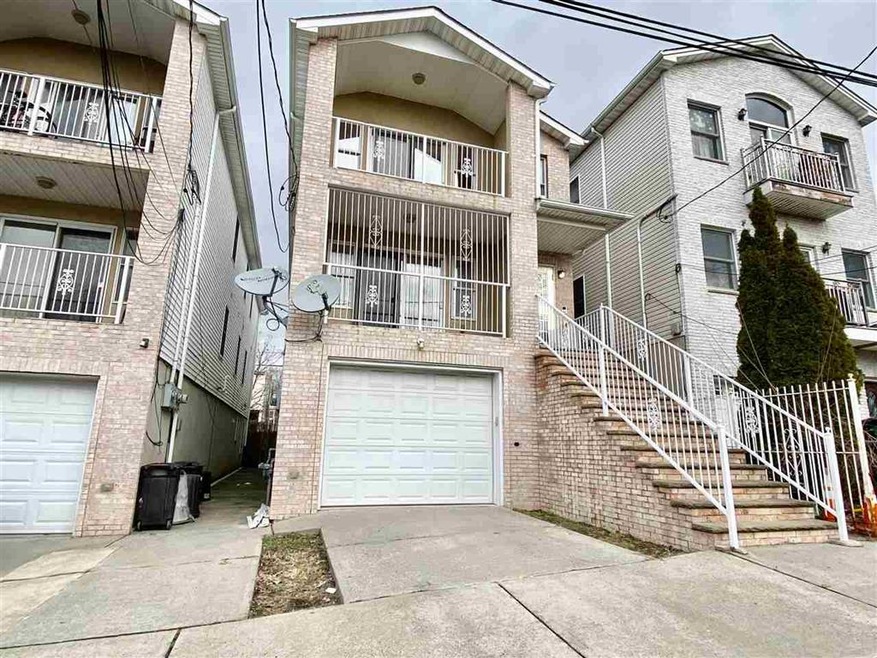 216 Kearney Ave unit 1, Jersey City, NJ 07305 - photo 1