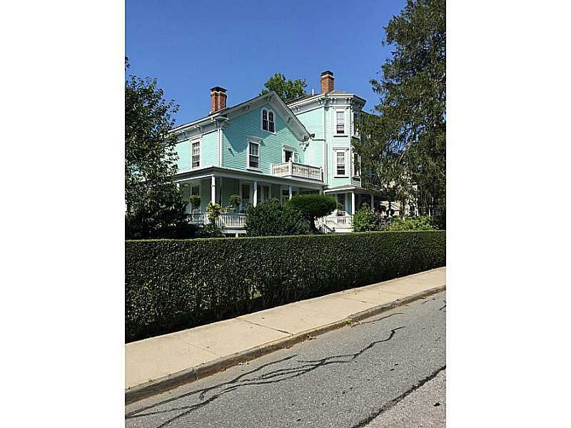 34 Catherine St unit 2, Newport, RI 02840 - photo 1