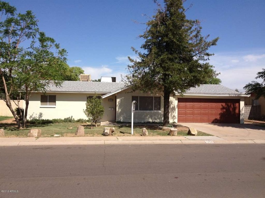 325 N Comanche Dr front