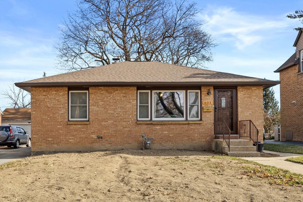 603 N Elmwood Ave, Waukegan, IL 60085 - photo 1