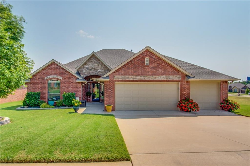 2420 SE 12th St, Moore, OK 73160 - photo 1