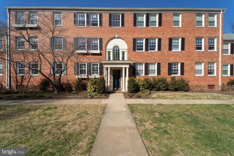 6502 Boulevard View unit A1, Alexandria, VA 22307 - photo 1