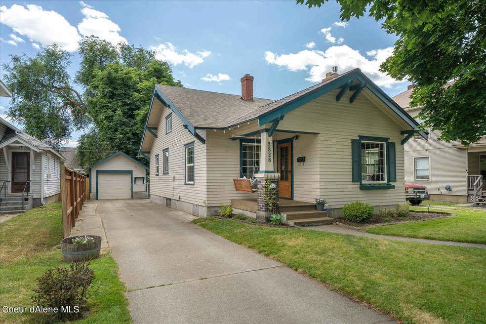 01-2328 E Diamond Ave-001