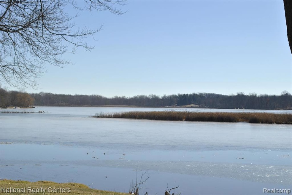 Gorgeous Private Lakefront Lots!
