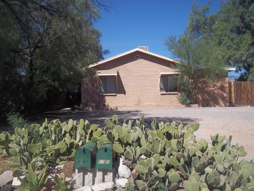 1727 E 8th 002