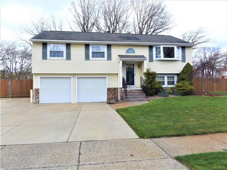 738 Fairmont Ave, North Tonawanda, NY 14120 - photo 1