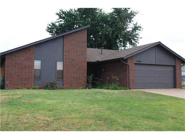 Exterior Front. New exterior paint. walking distan