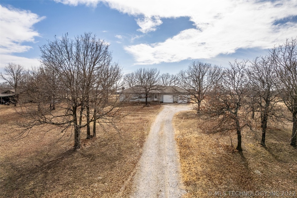 10560 N 158th Place W, Skiatook, OK 74070 - photo 1