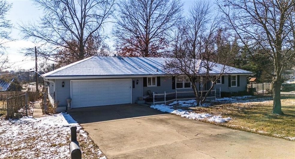 7545 NW 75th St, Kansas City, MO 64152 - photo 1