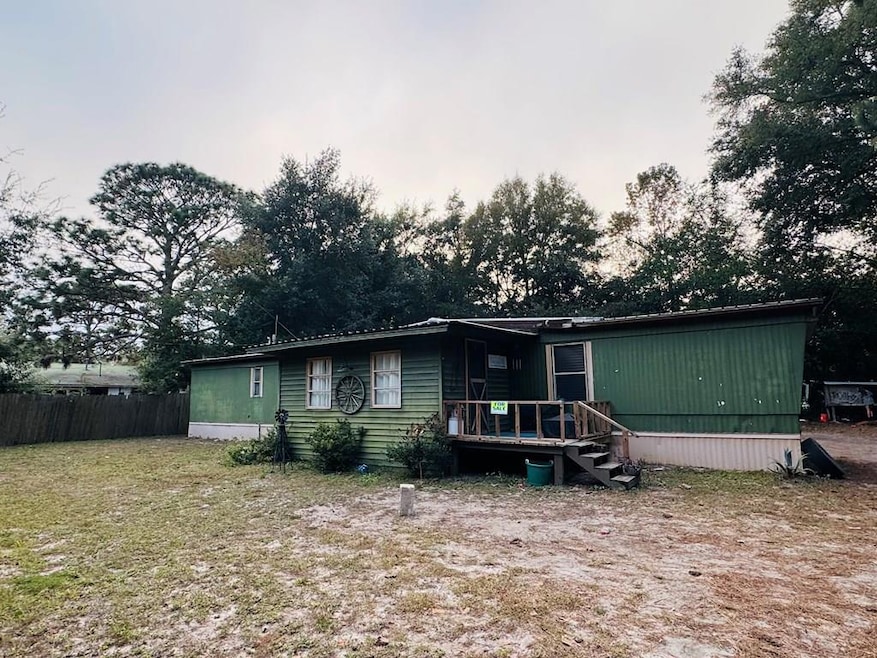 1209 NW 2nd St, Carrabelle, FL 32322 - photo 1