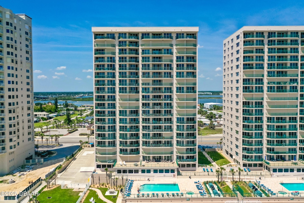 Breathtaking Dimucci Twin Towers!