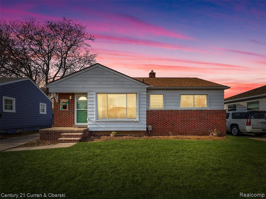 28425 Alger Blvd, Madison Heights, MI 48071 - photo 1