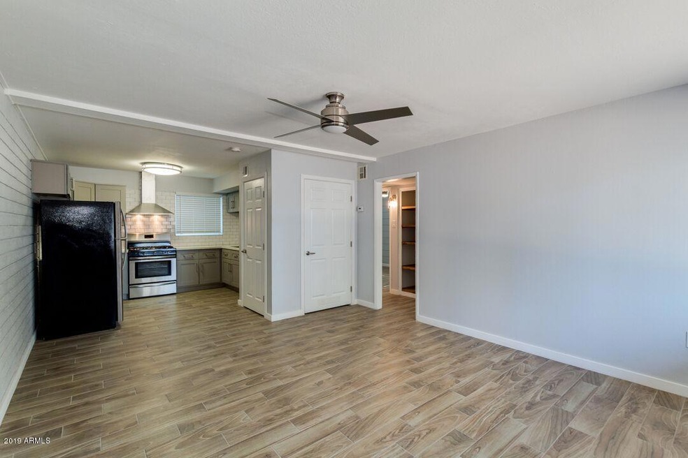 402 W Earll Dr unit 5, Phoenix, AZ 85013 - photo 1