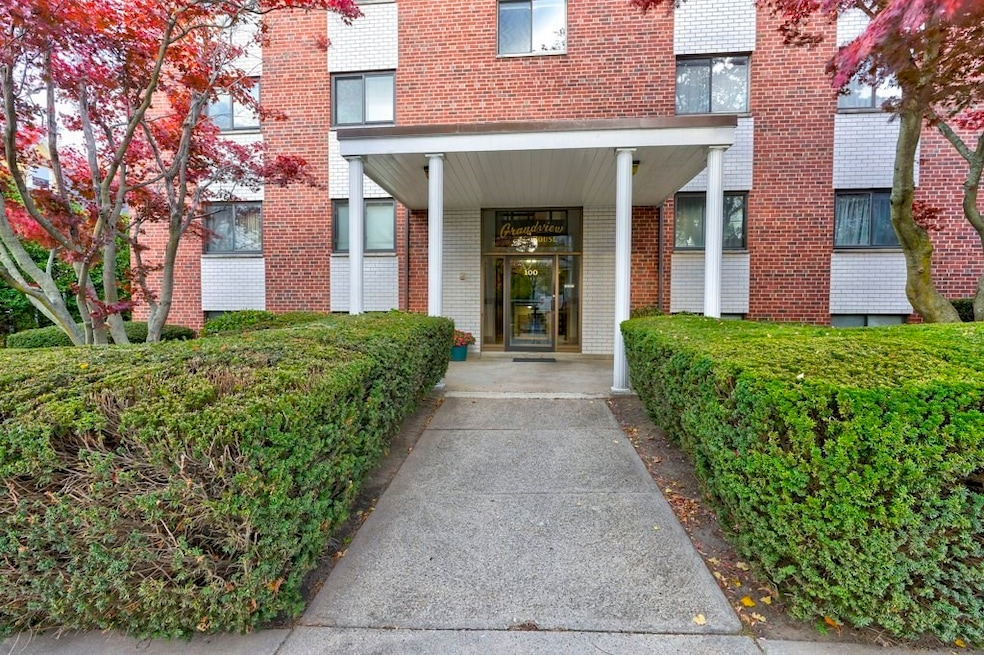 100 Grandview Ave unit 11A, Quincy, MA 02170 - photo 1