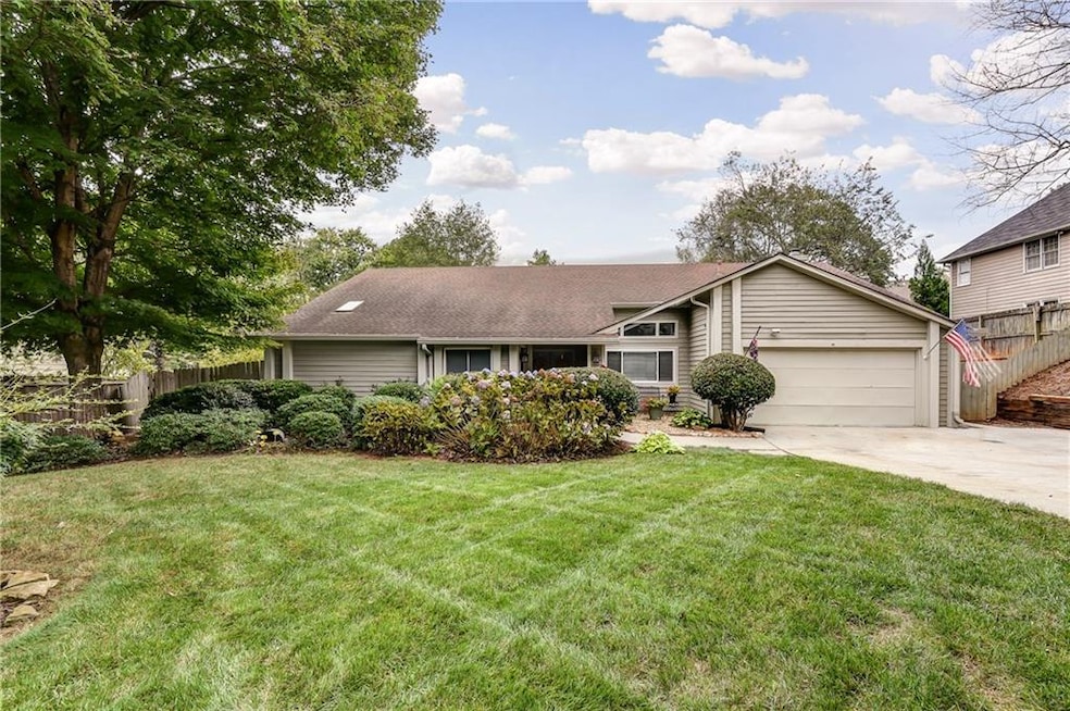 1615 Old Hunters Trace, Marietta, GA 30062 - photo 1