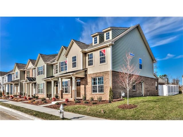 Gorgeous town home on the end.