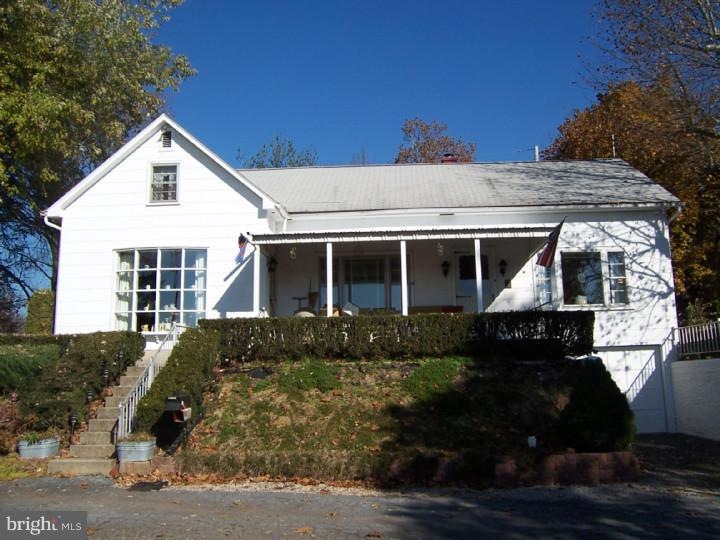 17 Willow Dr, Douglassville, PA 19518 - photo 1