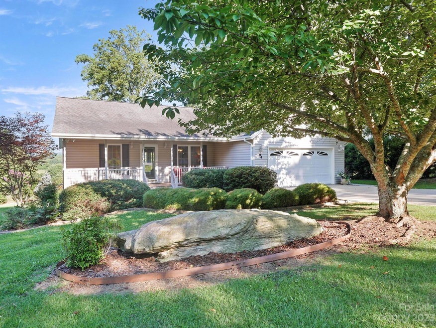 94 Chestnut Ln, Hendersonville, NC 28792 - photo 1