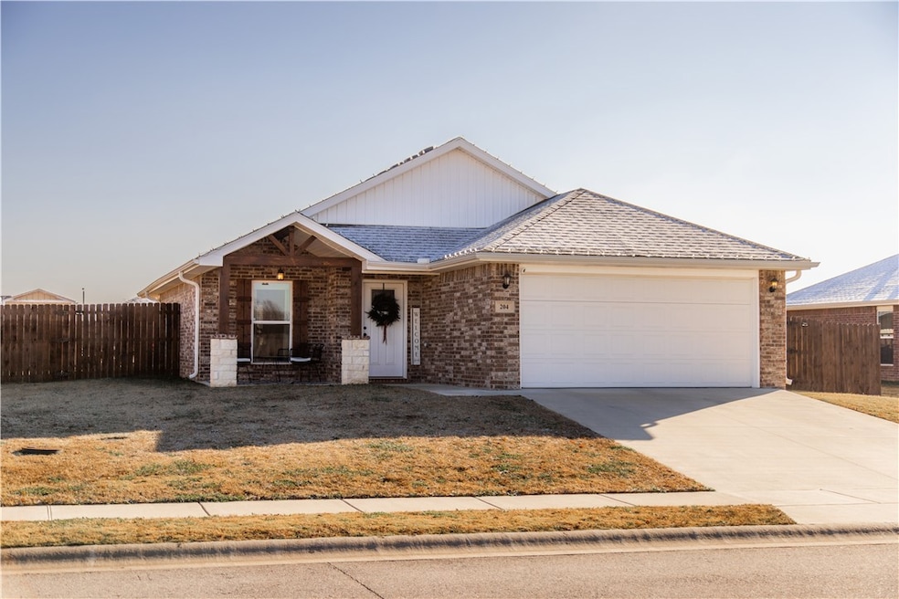 204 Oak Ave, Gentry, AR 72734 - photo 1