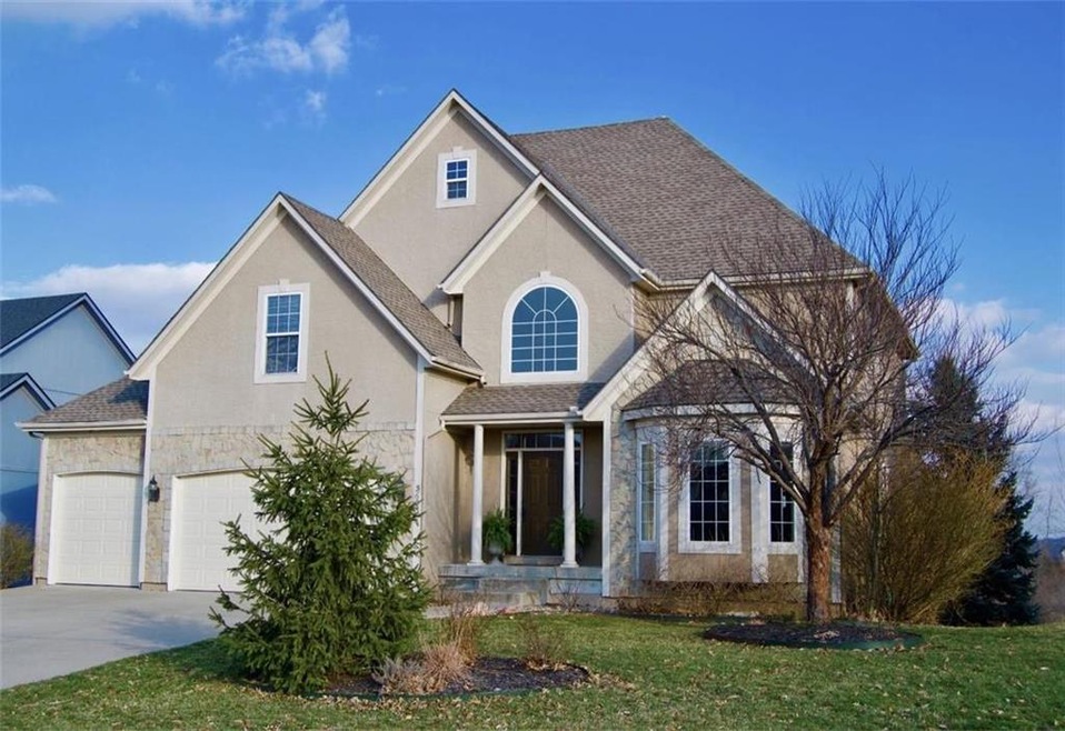 5603 Theden St, Shawnee, KS 66218 - photo 1