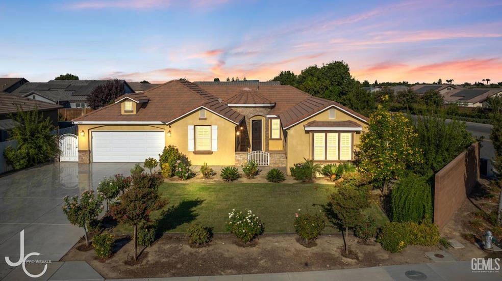 7303 Whiskey Creek Dr, Bakersfield, CA 93311 - photo 1