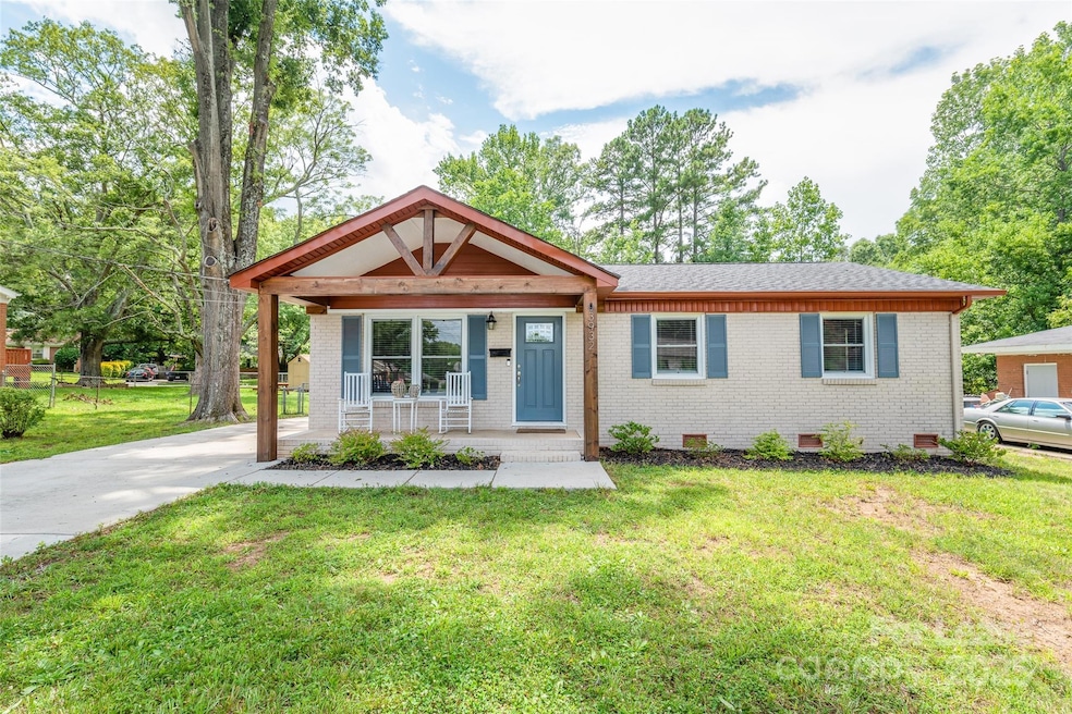 For Rent $1,900/month