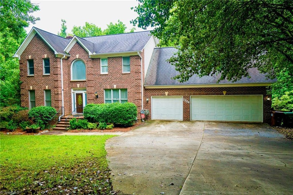 2304 Montree Ct, High Point, NC 27265 - photo 1
