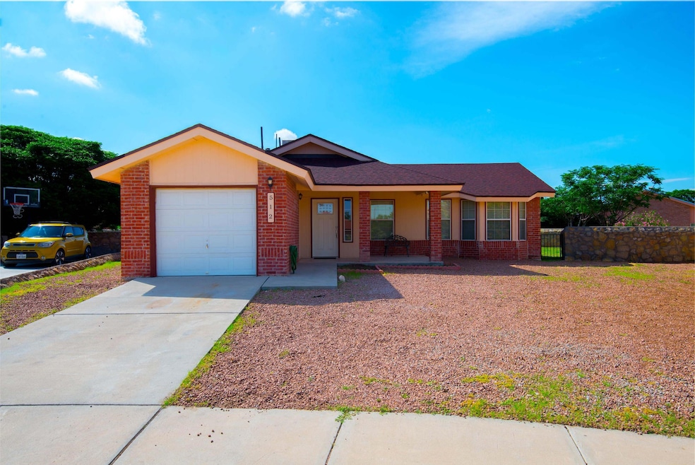 512 Bram Place, Horizon City, TX 79928 - photo 1