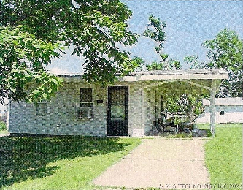 912 S Steele Ave, Cushing, OK 74023 - photo 1