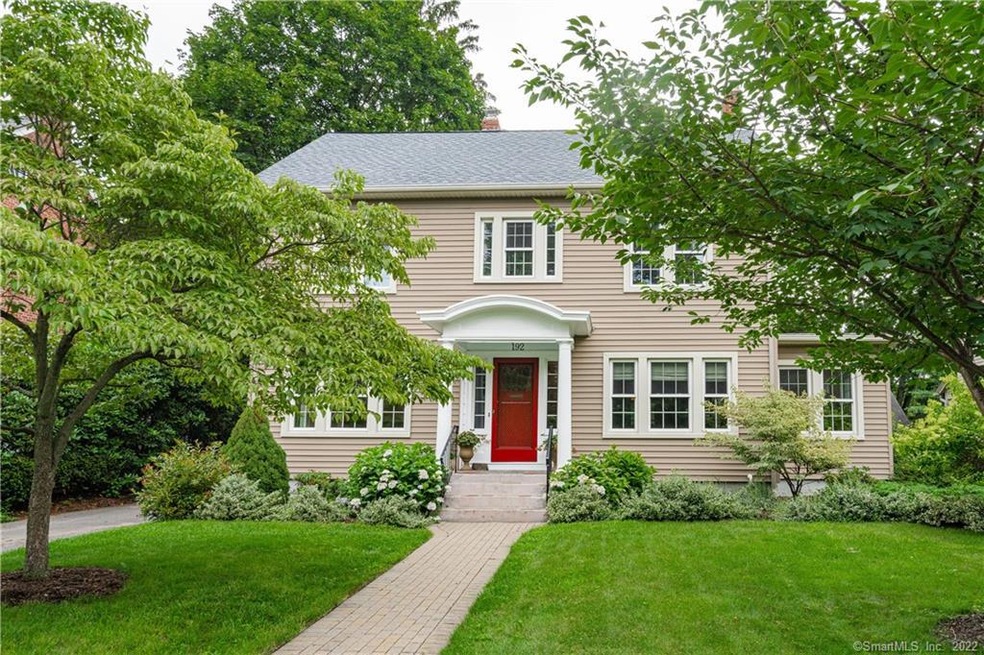 192 Quaker Ln N, West Hartford, CT 06119 - photo 1