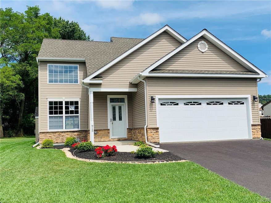 915 E Montgomery St, Allentown, PA 18103 - photo 1