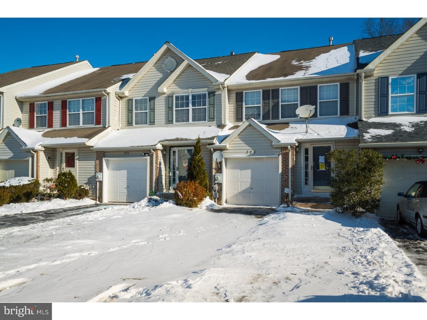 323 Norman Dr, Newark, DE 19702 - photo 1