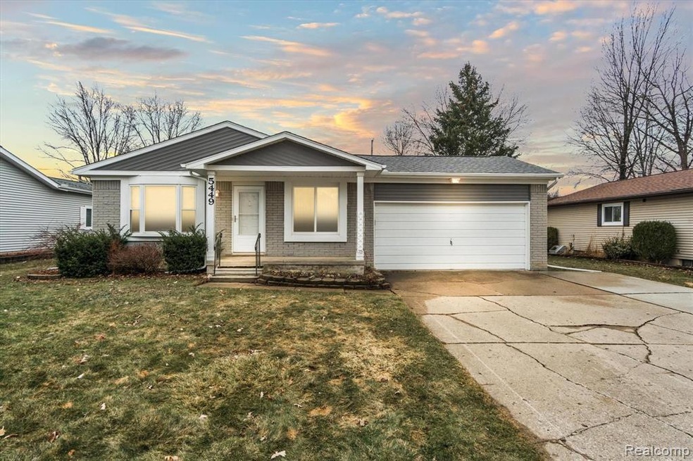 5449 Meadowcrest Dr, Flint, MI 48532 - photo 1