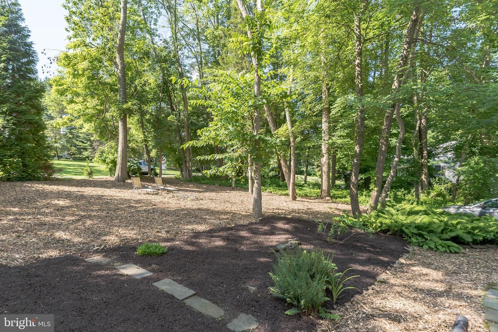 1007 Gwilym Cir, Berwyn, PA 19312 - photo 1