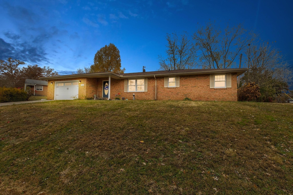 116 Circle Dr, Morehead, KY 40351 - photo 1