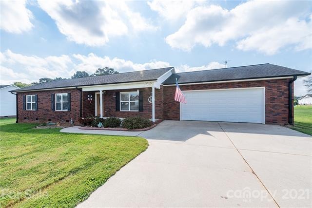 112 Caribou Dr, Statesville, NC 28625 - photo 1