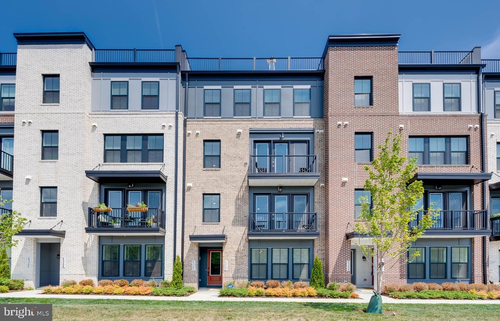 43260 Farringdon Square, Broadlands, VA 20148 - photo 1