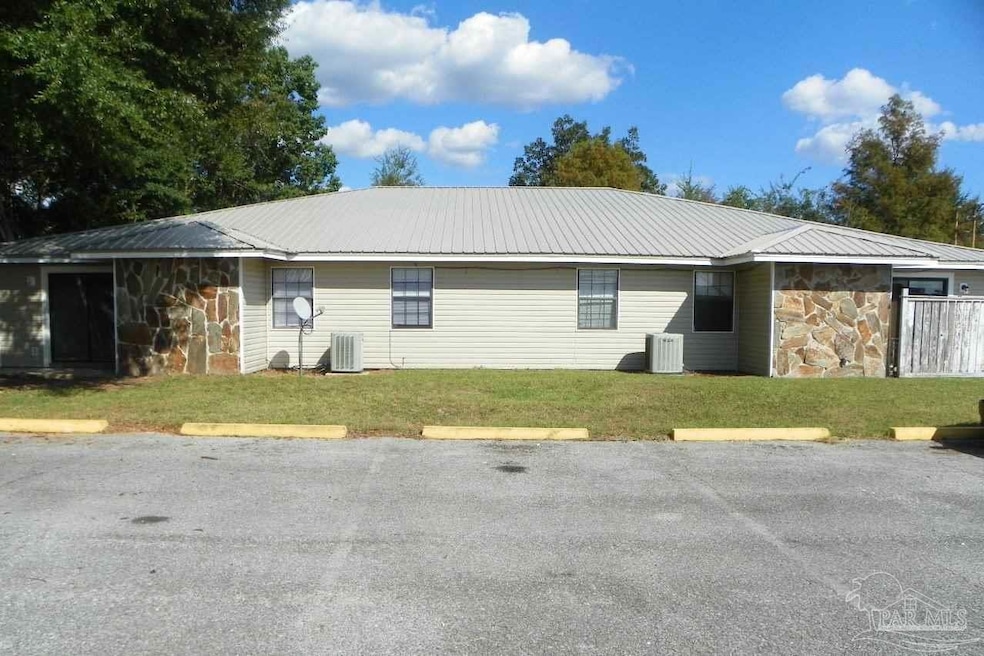 4964 W Spencer Field Rd unit 6, Milton, FL 32571 - photo 1