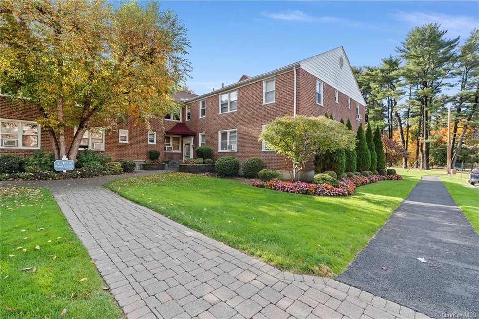 Lovely 1st Floor Corner Unit!