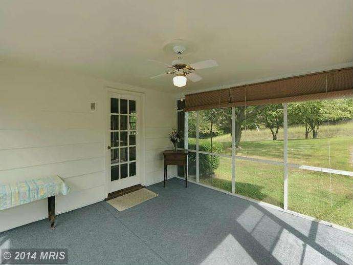 6033 Coon Tree Rd, The Plains, VA 20198 - photo 1